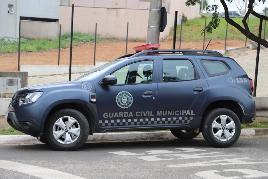 Menina de 13 anos diz para a mãe que foi 'tocada' por vizinho; homem foi preso